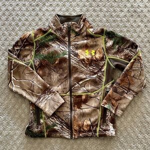 Under Armour kids camo full zip fleece. Boys size SMALL